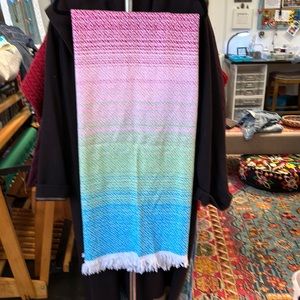 Bright Cotton Wrap/Throw